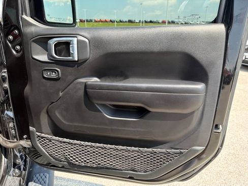 Used 2021 Jeep Gladiator Sport AWD/4WD image 30
