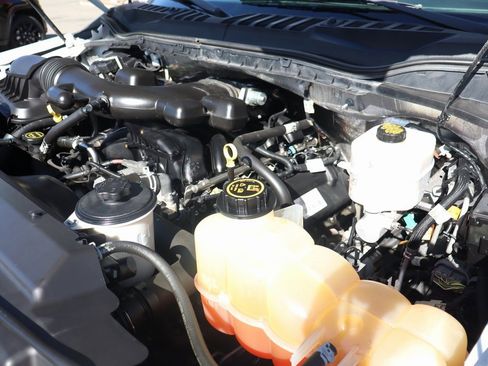 Used 2018 Ford F550 2WD Regular Cab Super Duty image 13