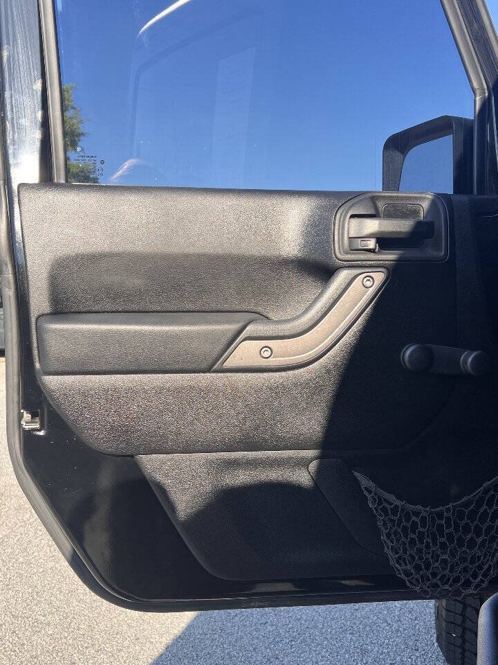 Used 2013 Jeep Wrangler Sport AWD/4WD image 12