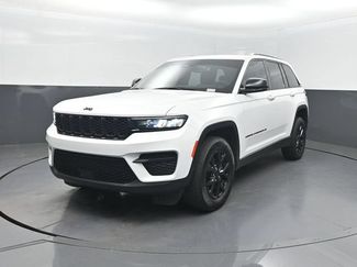 Used 2023 Jeep Grand Cherokee Altitude RWD video 1