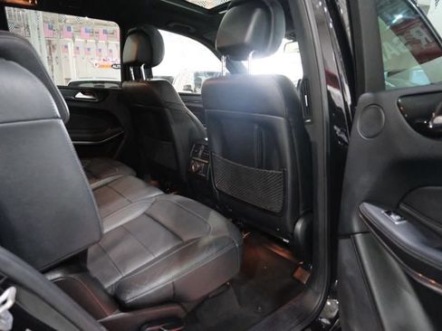 Used 2017 Mercedes-Benz GLS 550 4MATIC image 25