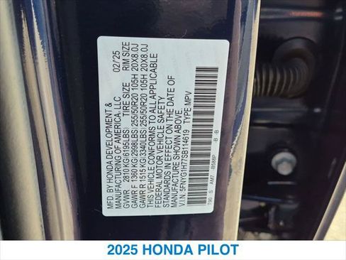 Certified 2025 Honda Pilot Touring image 27