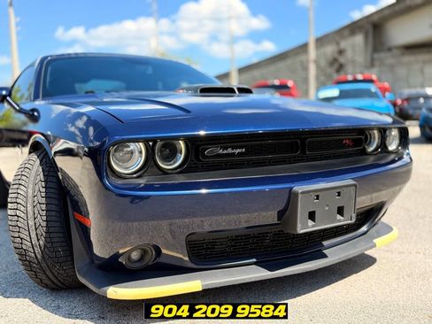Used 2017 Dodge Challenger R/T Scat Pack RWD image 11