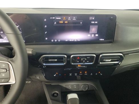New 2026 Nissan Sentra SV w/ SV Convenience Package FWD image 16