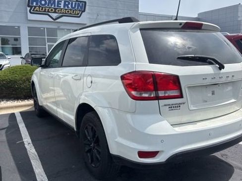 Used 2019 Dodge Journey SE FWD image 3