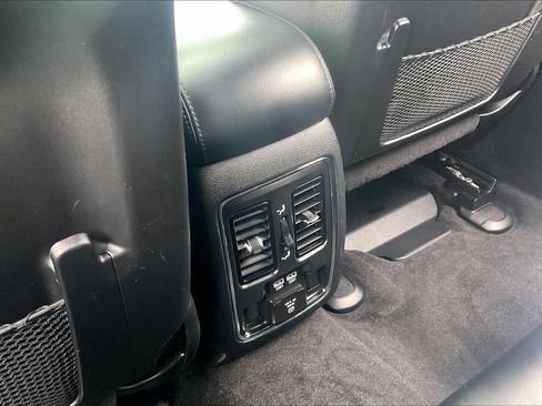 Used 2022 Jeep Grand Cherokee Limited w/ Trailer Tow Group IV image 40