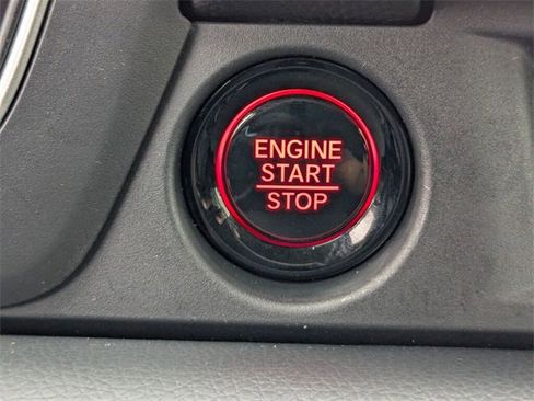 New 2025 Honda Pilot Touring image 24