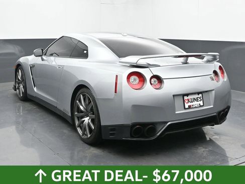 Used 2012 Nissan GT-R Premium image 9