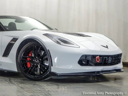 Used 2015 Chevrolet Corvette Z06 w/ 2LZ Preferred Equipment Group image 3