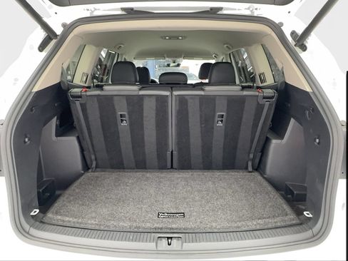 Used 2021 Volkswagen Atlas SE w/ Towing Package FWD image 16