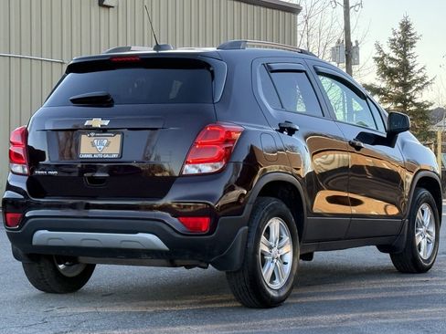 Used 2021 Chevrolet Trax LT w/ LT Convenience Package image 5