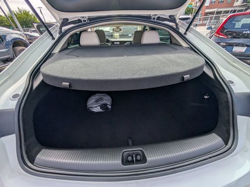 Used 2019 Buick Regal Essence w/ Driver Confidence Package I FWD image 19