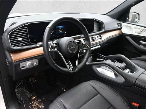 Used 2026 Mercedes-Benz GLS 450 4MATIC image 8