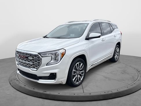 Certified 2024 GMC Terrain Denali image 3
