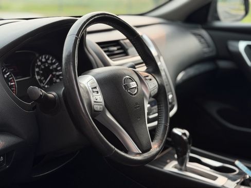 Used 2016 Nissan Altima 2.5 SL w/ 2.5 Technology Package FWD image 5