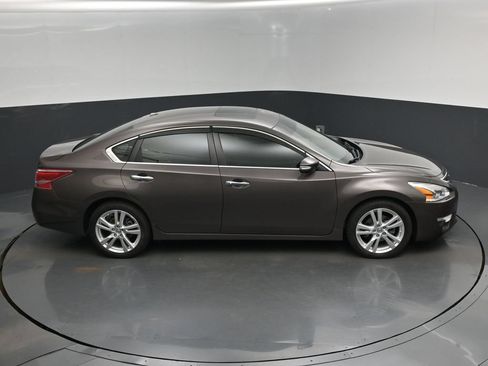Used 2013 Nissan Altima 3.5 SL FWD image 13