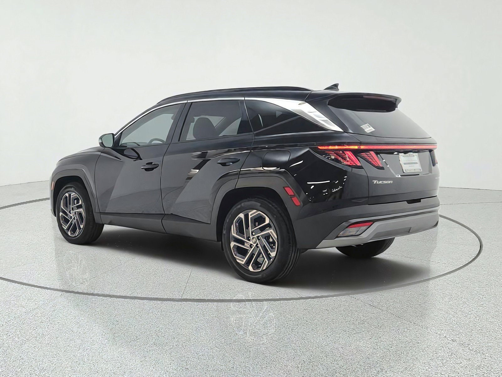 Used 2025 Hyundai Tucson Limited AWD/4WD image 7