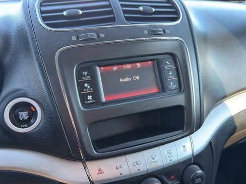 Used 2020 Dodge Journey SE w/ SE Popular Equipment Group image 30