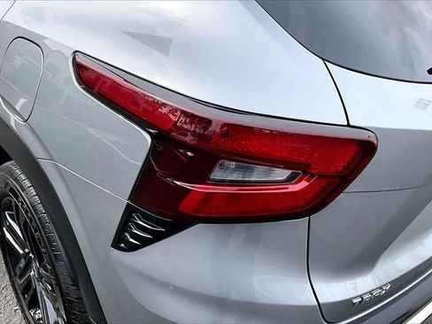 Used 2024 Chevrolet Trax ACTIV w/ Driver Confidence Package image 27