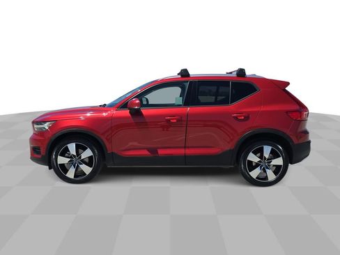 Used 2019 Volvo XC40 T4 Momentum FWD image 5