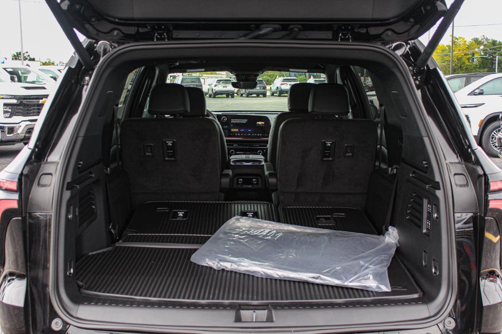 New 2026 Chevrolet Traverse RS w/ LPO, Floor Liner Package FWD image 10