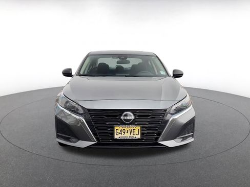 Used 2025 Nissan Altima 2.5 SV FWD image 4