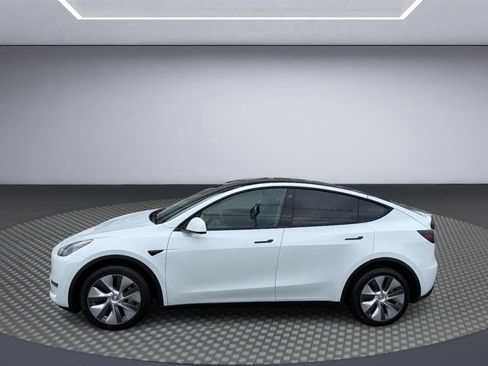 Used 2023 Tesla Model Y Long Range image 4