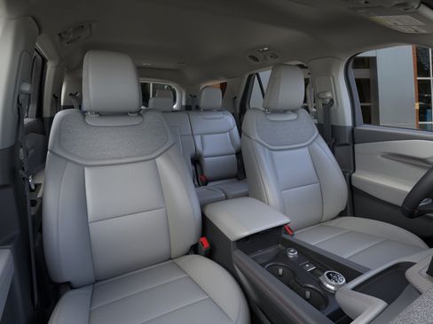 New 2026 Ford Explorer Active w/ Active Comfort Package RWD image 10