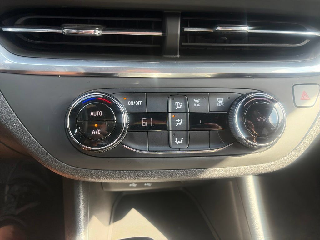 Used 2024 Buick Envista Preferred FWD image 33