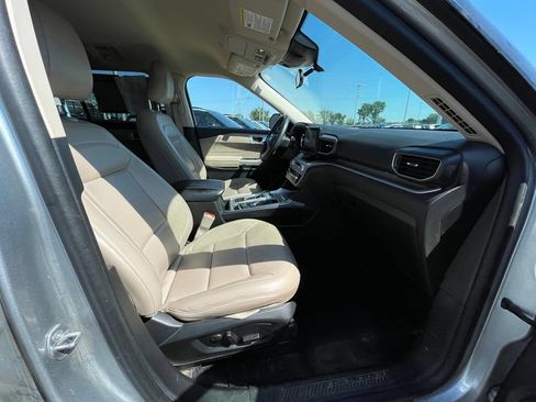 Used 2023 Ford Explorer XLT w/ Equipment Group 202A RWD image 29