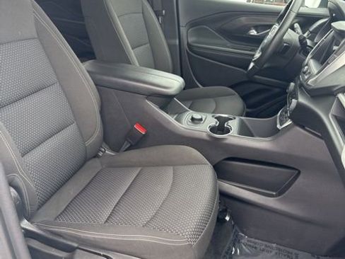 Used 2024 GMC Terrain SLE image 37