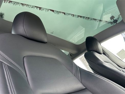 Used 2023 Tesla Model 3 Standard Range image 18