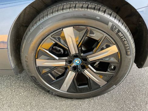 Used 2024 BMW iX xDrive50 w/ Premium Package AWD/4WD image 22