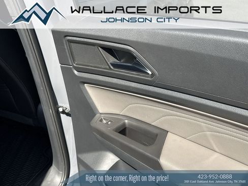 Used 2022 Volkswagen Atlas Cross Sport SE AWD/4WD image 42