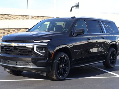 New 2026 Chevrolet Suburban LS image 1