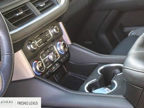 Used 2022 GMC Yukon SLT w/ SLT Premium Package image 20