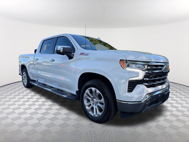Used 2024 Chevrolet Silverado 1500 LTZ AWD/4WD image 3