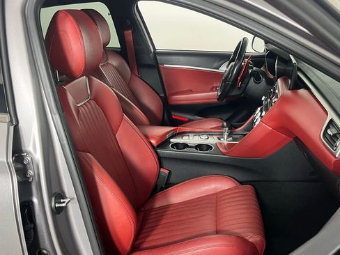 Used 2023 Genesis G70 3.3T w/ Sport Advanced Package image 31