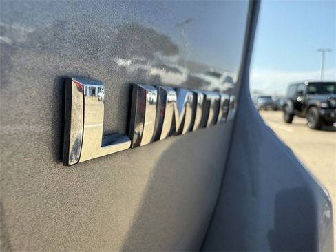 Used 2020 Jeep Grand Cherokee Limited w/ Luxury Group II image 34