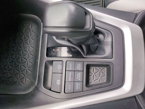 Used 2019 Toyota RAV4 XLE w/ All Weather Liner Package AWD/4WD image 40