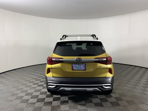 Used 2021 Kia Seltos SX w/ SX Sunroof Package image 8