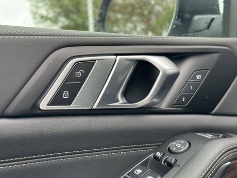 New 2026 BMW X5 xDrive40i w/ Premium Package image 18