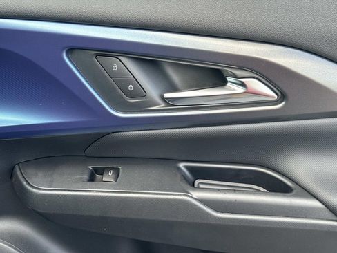 New 2025 Chevrolet Equinox EV LT w/ Convenience Package II image 13