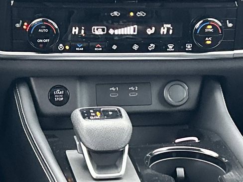 New 2026 Nissan Rogue Platinum w/ Platinum Premium Package AWD/4WD image 26