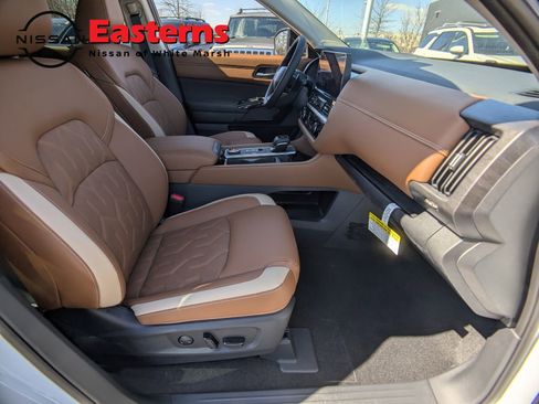 New 2026 Nissan Pathfinder Platinum image 25