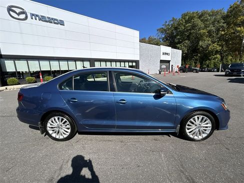 Used 2016 Volkswagen Jetta SEL w/ Lighting Package image 9