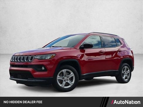 Used 2023 Jeep Compass Latitude w/ Sun and Sound Group AWD/4WD image 1