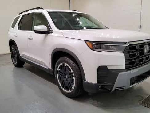 New 2026 Honda Pilot Touring image 2