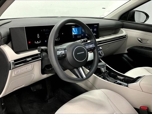 Used 2025 Hyundai Tucson SEL FWD image 16