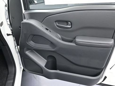 New 2026 Nissan Frontier SV w/ Tow Package RWD image 33